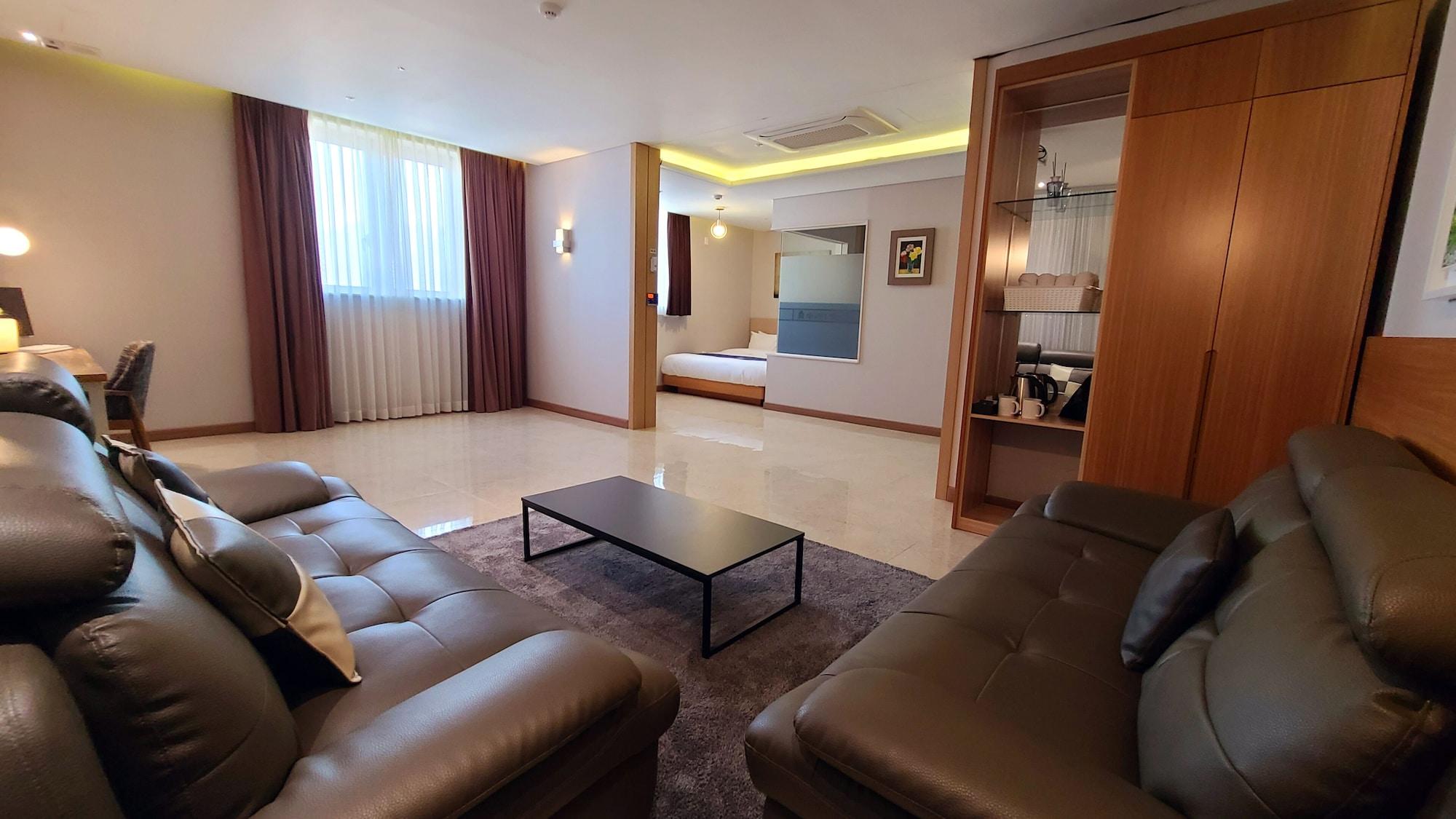 Benikea Hotel Yangsan Екстер'єр фото