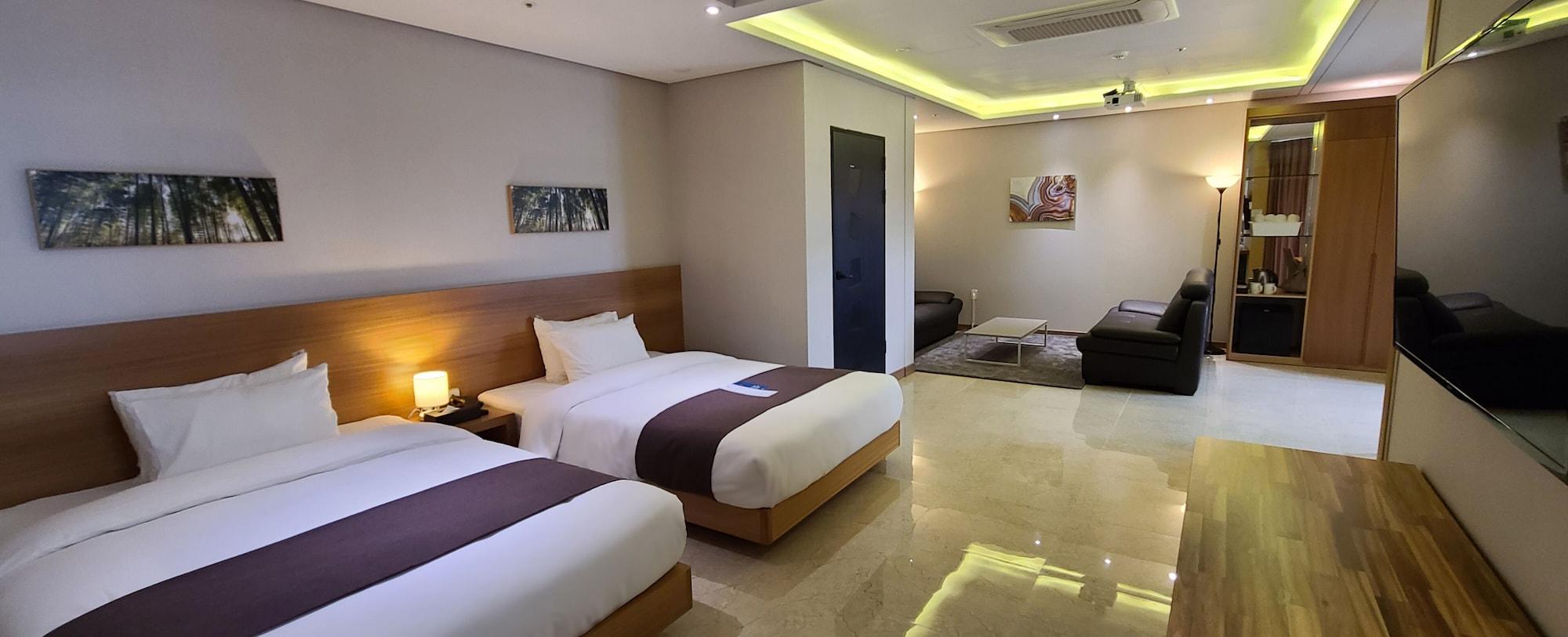 Benikea Hotel Yangsan Екстер'єр фото