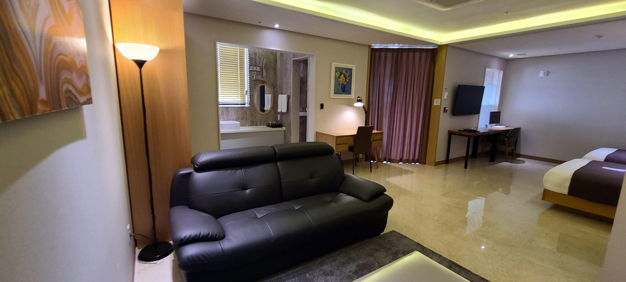 Benikea Hotel Yangsan Екстер'єр фото