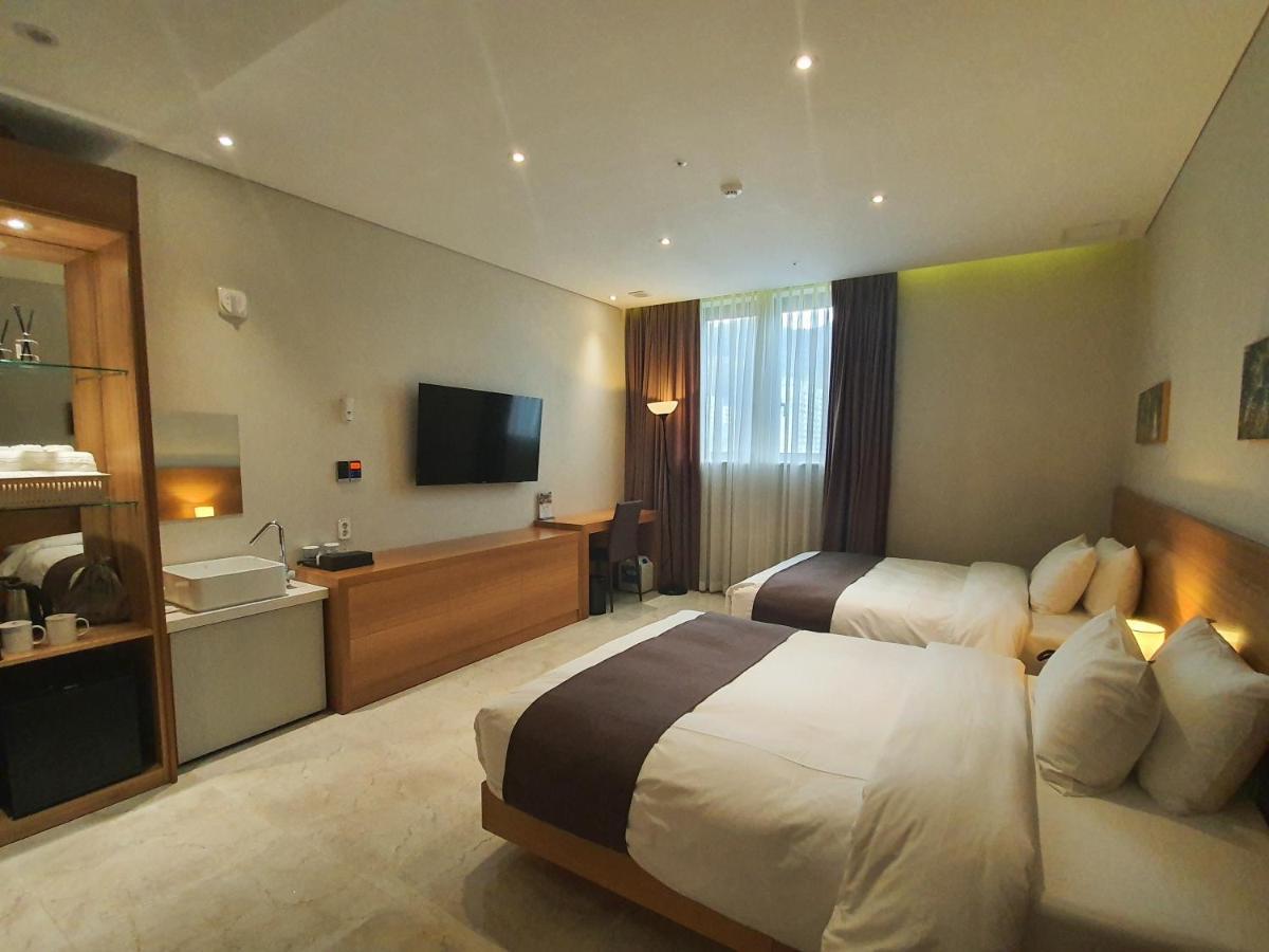 Benikea Hotel Yangsan Екстер'єр фото