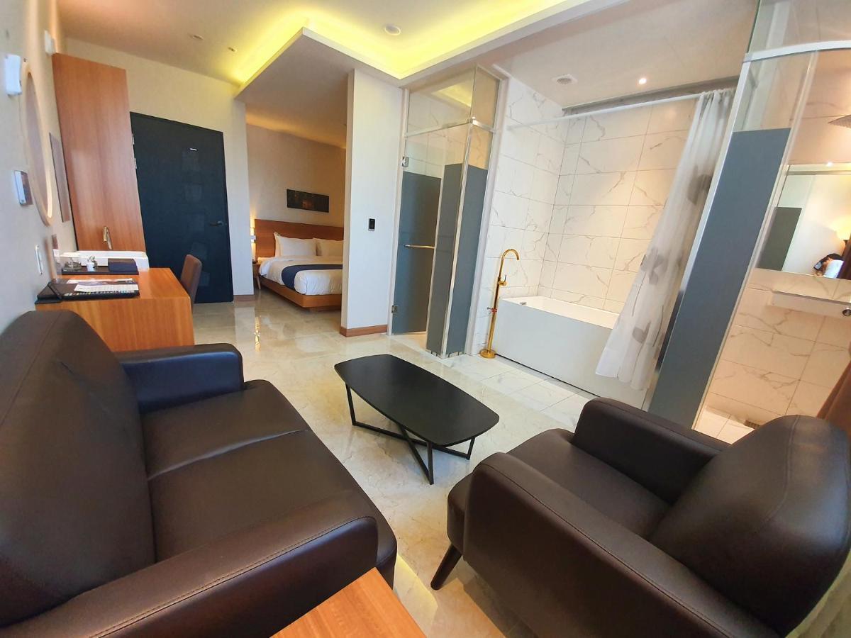 Benikea Hotel Yangsan Екстер'єр фото